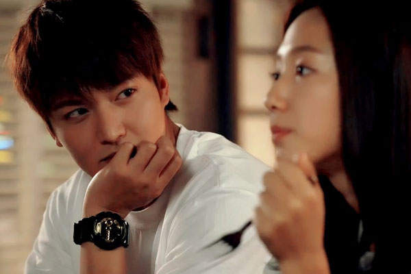 Trai Tây lên kịch bản yêu đương tinh vi, gái Việt sập bẫy cú lừa bạc tỷ-6