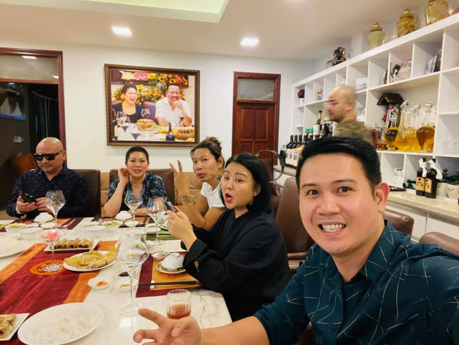 Dàn Shark quyền lực hay nói chuyện bạc tỷ tụ họp trong một bàn tiệc, tưởng có cá mập lên mâm nào ngờ toàn món dân dã quen thuộc thế này-3