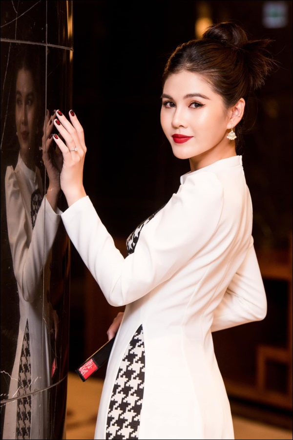 Làm vợ CEO nổi tiếng, MC Thu Hoài càng đảm đang hơn, nhìn món sữa chua bơ đãi chồng là thấy xuất sắc rồi-1