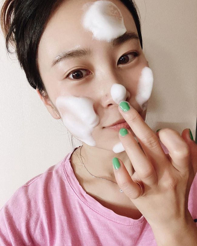 Bác sĩ lưu ý 4 điều để chị em chọn được sữa rửa mặt chuẩn nhất, giúp da đẹp lên từ bước làm sạch-3