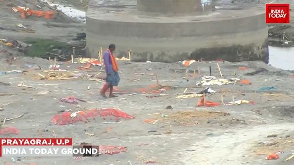 Video mới nhất quay mộ tập thể chôn nghìn người ở Ấn Độ: Sự thật khắc nghiệt của Covid-19-2