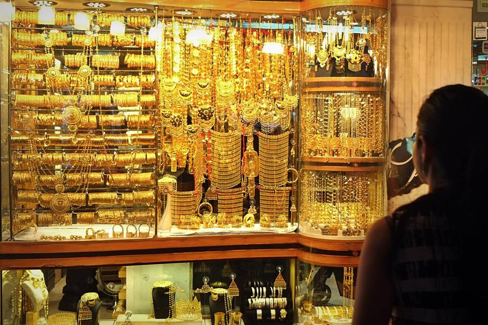 Khu chợ bày bán hàng tấn vàng, mặc cả như mua rau-2