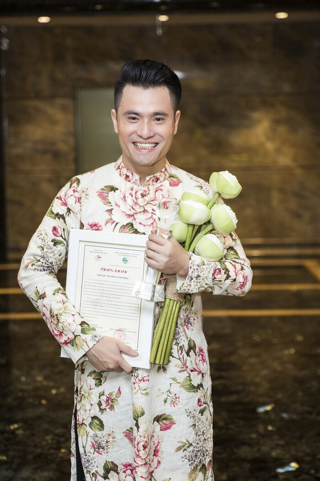 NTK nổi tiếng showbiz nguy kịch vì vi khuẩn ăn vào não, bệnh viện trả về-1