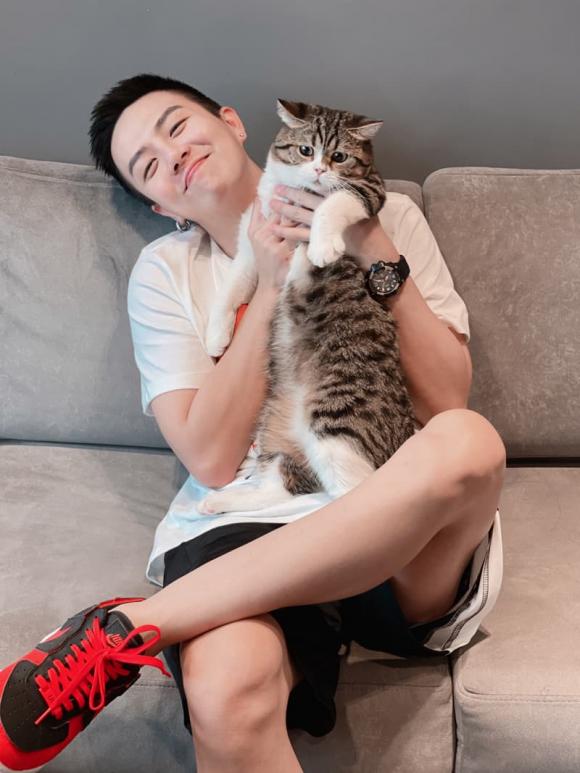 Check - in ở nhà chống dịch, Duy Khánh vô tình hé lộ không gian sống-3