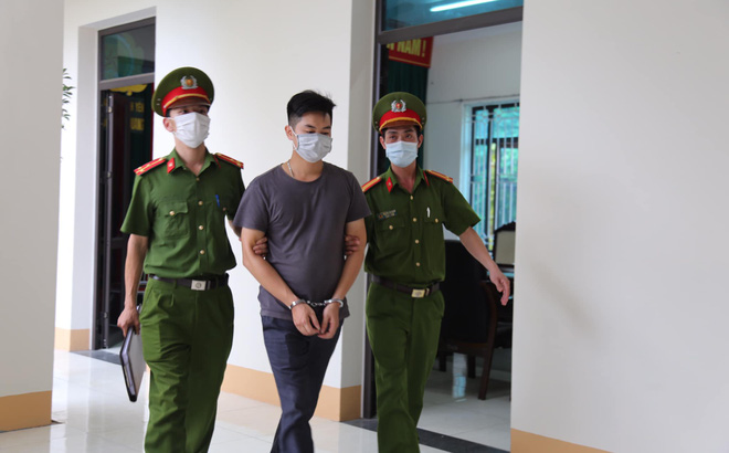 Nóng: Bắt đối tượng chủ mưu, cầm đầu đăng tải các clip nóng giả mạo tại ổ dịch bar Sunny-1