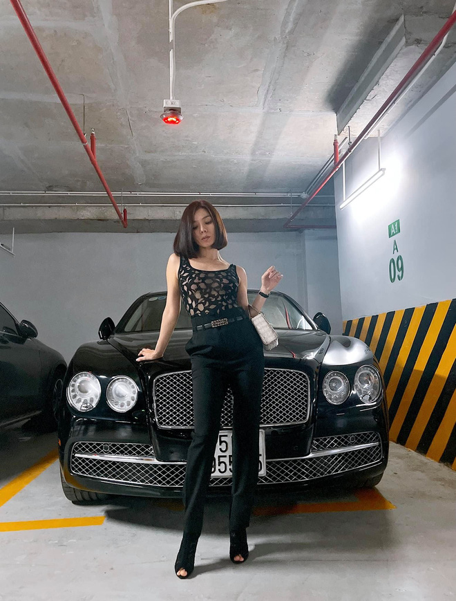 Lệ Quyên ngày càng thích lăng xê kiểu áo có cũng như không, lộ nội y khoe vòng 1 tròn trịa-2