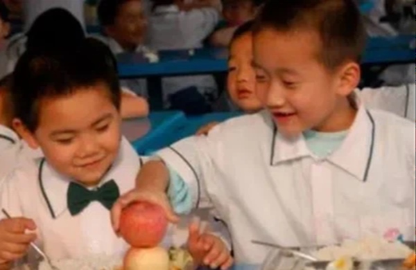 Dạy con tiết kiệm chứ không phải tằn tiện, nếu trẻ có những biểu hiện này tương lai rất khó tiến xa, bố mẹ tuyệt đối đừng xem thường-2