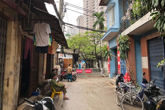 Hà Nội: Phát hiện 1 trường hợp trốn khỏi khu cách ly về ra chợ bán hàng ở quận Cầu Giấy