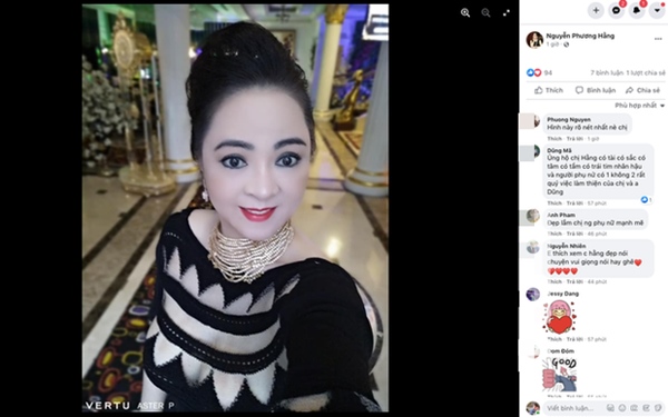 Bà Phương Hằng khoe ảnh selfie với toàn kim cương, vàng bạc, nhưng chiếc điện thoại quý tộc có giá hàng trăm triệu mới là tâm điểm soi của netizen-9