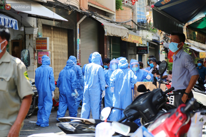 Chủ quán ăn ở quận 3 có kết quả khẳng định dương tính, TP. HCM thần tốc truy vết lấy mẫu xét nghiệm toàn bộ cư dân-15