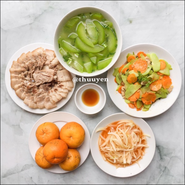 Biết nấu ăn từ năm 8 tuổi, sinh viên&nbsp;Hải Dương vào bếp cả tuần không lặp&nbsp;món, nhìn mâm cơm gia đình 3 thế hệ ai cũng trầm trồ-3