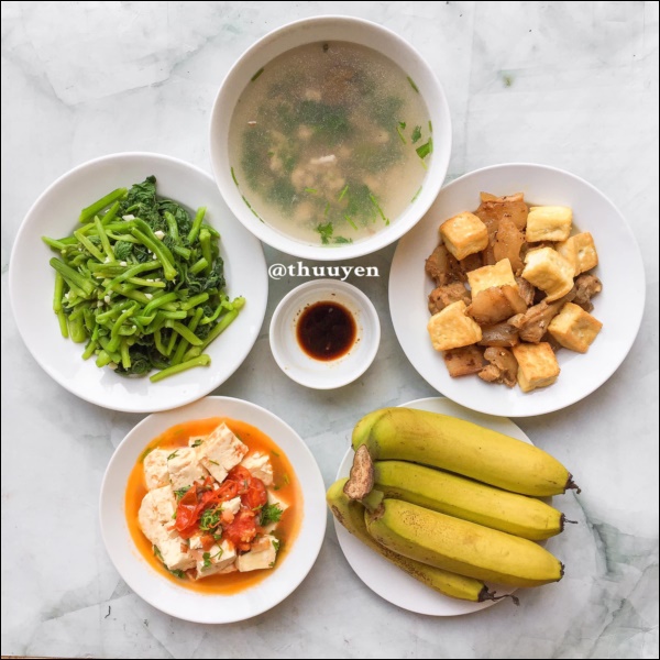 Biết nấu ăn từ năm 8 tuổi, sinh viên&nbsp;Hải Dương vào bếp cả tuần không lặp&nbsp;món, nhìn mâm cơm gia đình 3 thế hệ ai cũng trầm trồ-5