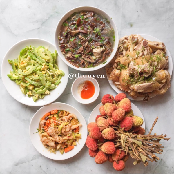 Biết nấu ăn từ năm 8 tuổi, sinh viên&nbsp;Hải Dương vào bếp cả tuần không lặp&nbsp;món, nhìn mâm cơm gia đình 3 thế hệ ai cũng trầm trồ-17