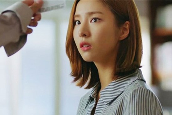 Cưới 47 ngày thì ly hôn, mẹ chồng mỉa mai 'ở thêm 2 hôm cho đủ 49', tôi để lại tờ giấy khiến cả nhà chồng chạy theo van xin