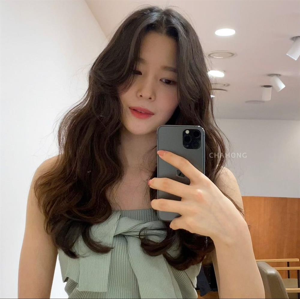 2 kiểu tóc uốn siêu đẹp mà không sợ già và còn chẳng mất nhiều thời gian chăm sóc-8