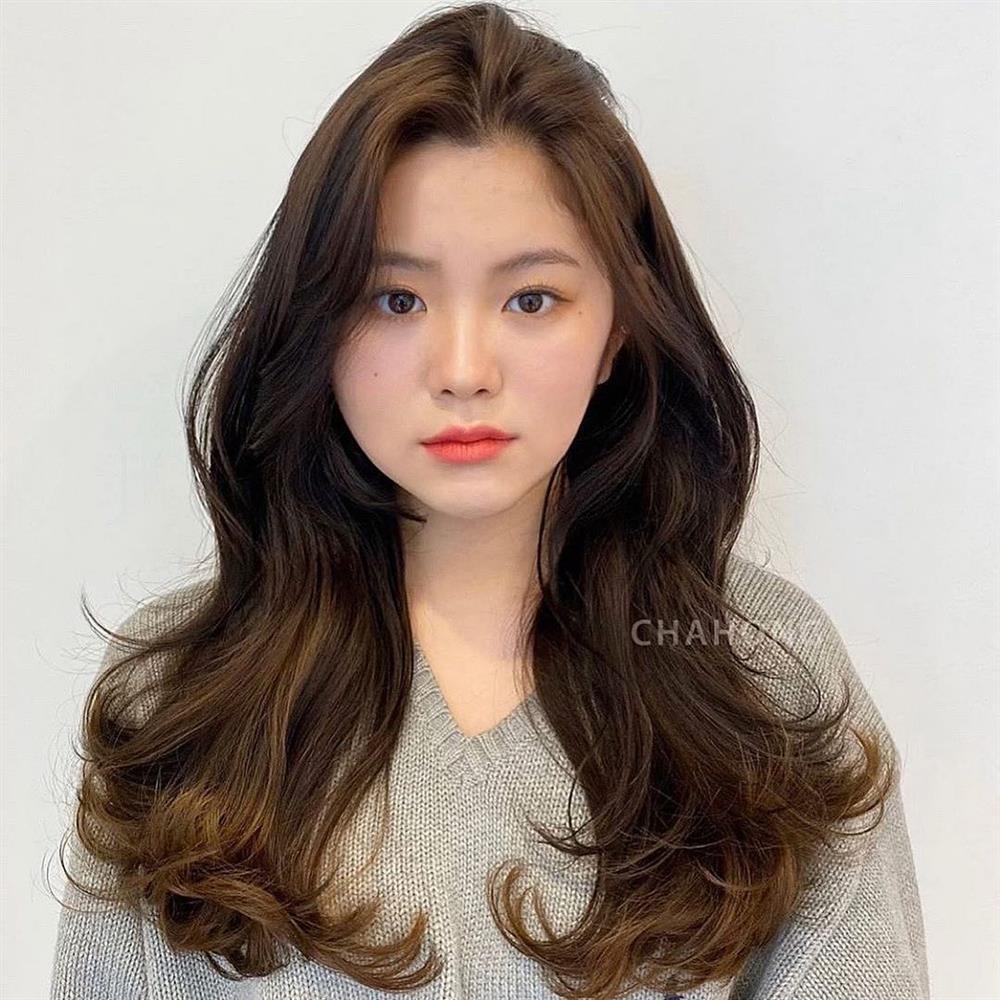 2 kiểu tóc uốn siêu đẹp mà không sợ già và còn chẳng mất nhiều thời gian chăm sóc-13