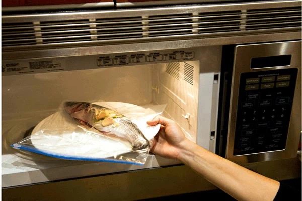 Những sai lầm nguy hiểm khi sử dụng màng bọc thực phẩm sẽ biến đồ ăn trở nên độc hại, làm cả nhà rước bệnh-2