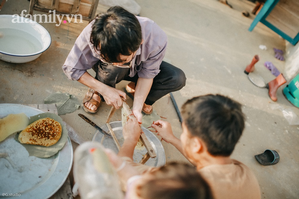 Cặp vợ chồng trẻ bỏ phố về quê xây ngôi nhà nhỏ trên mảnh đồi 2ha phủ quanh toàn hoa cỏ đồng nội như vườn Châu Âu-7