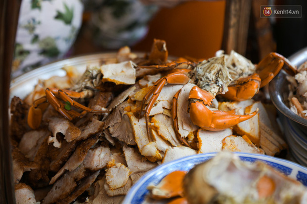 Quán bánh canh cua vỉa hè ngon nức tiếng, bát đắt nhất lên đến 200.000 đồng-5