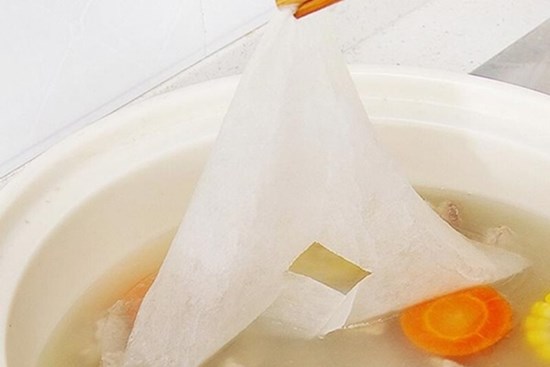 Bất ngờ với lợi ích của giấy đa năng trong căn bếp