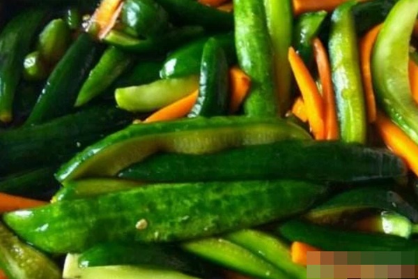 4 cách ăn dưa chuột sai lầm mà nhiều người vẫn làm, không cẩn thận có thể gây tiêu chảy, thậm chí ngộ độc, ung thư-3