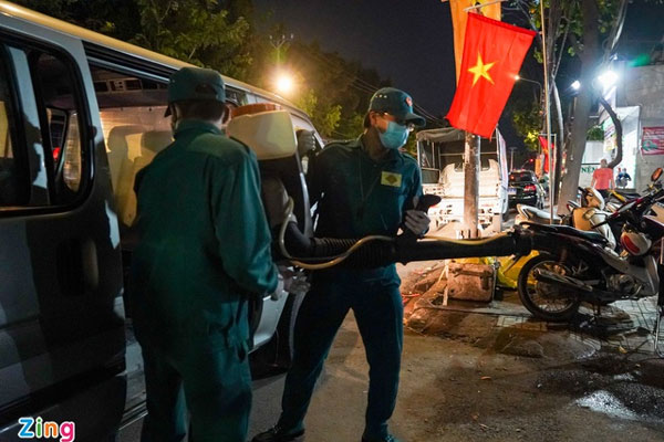 TP.HCM cấm tập trung quá 20 người nơi công cộng, nhà hàng-1