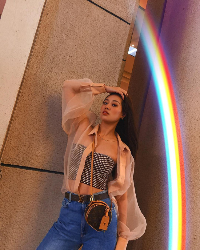 Style đời thường của Khánh Vân trái ngược hẳn với phong cách lồng lộn khi nàng hậu đi thi Miss Universe-13
