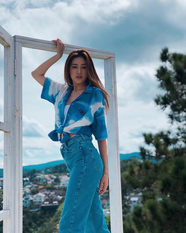 Style đời thường của Khánh Vân trái ngược hẳn với phong cách lồng lộn khi nàng hậu đi thi Miss Universe-7