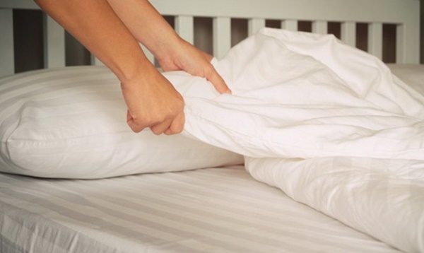 4 cách không được khuyến khích để làm sạch phòng ngủ bởi sẽ gây hại cho sức khỏe, nếu muốn tinh thần sảng khoái hãy tránh xa-4
