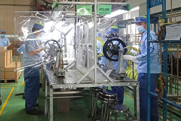 Mổ cấp cứu cho sản phụ mắc Covid-19 suy hô hấp tại Bệnh viện Bệnh Nhiệt đới trung ương-4