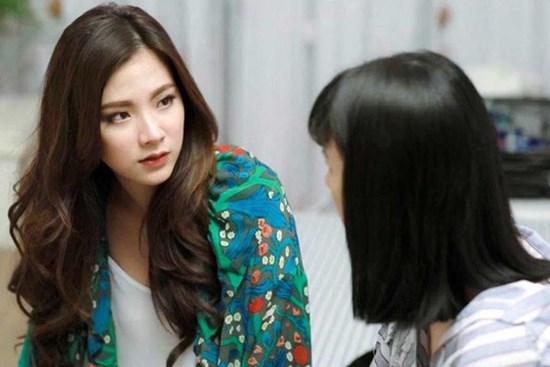 Thấy vật lạ văng ra từ gầm giường, tôi quyết định họp gia đình đuổi thẳng em chồng ra khỏi nhà