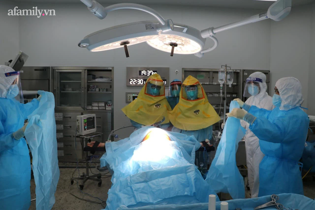 Mổ cấp cứu cho sản phụ mắc Covid-19 suy hô hấp tại Bệnh viện Bệnh Nhiệt đới trung ương-2