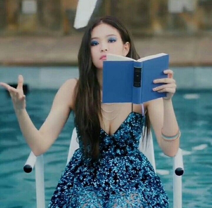 Bao người ao ước có body như Jennie: Eo thon, ngực siêu khủng nên mặc đồ sexy là đốt mắt dân tình-9