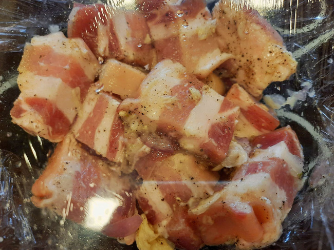 Khoe món thịt kho, Tăng Thanh Hà khiến ai cũng trầm trồ vì nước trong veo và đây là 3 cách kho thịt ngon như cách nàng dâu hào môn nấu-20