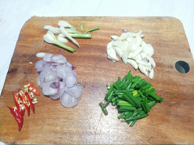 Khoe món thịt kho, Tăng Thanh Hà khiến ai cũng trầm trồ vì nước trong veo và đây là 3 cách kho thịt ngon như cách nàng dâu hào môn nấu-13