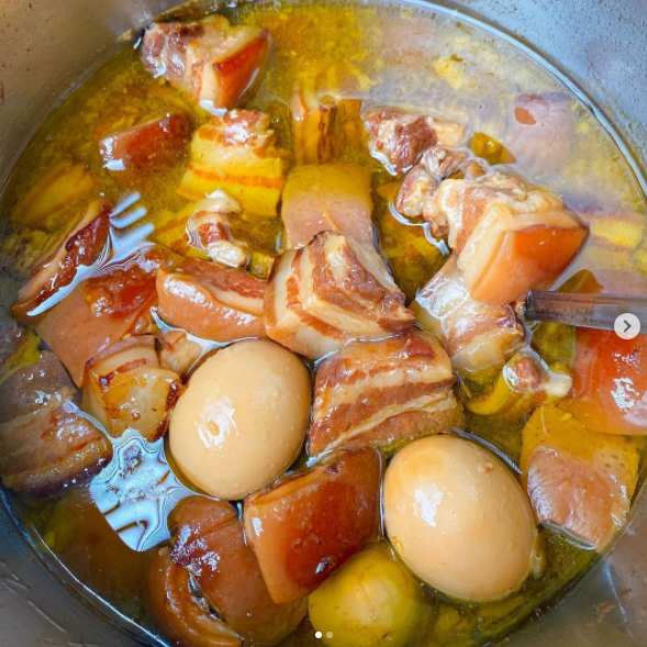 Khoe món thịt kho, Tăng Thanh Hà khiến ai cũng trầm trồ vì nước trong veo và đây là 3 cách kho thịt ngon như cách nàng dâu hào môn nấu-2