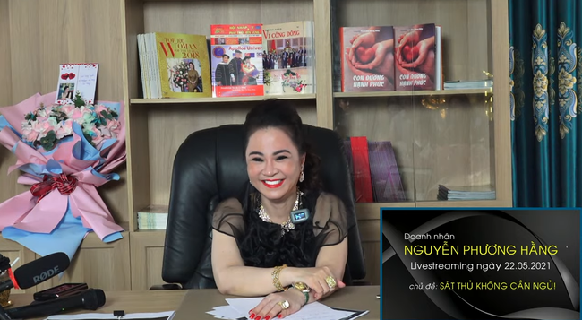 Bà Phương Hằng bất ngờ tung đoạn ghi âm được cho là của NS Hồng Vân liên quan đến vụ việc kêu gọi từ thiện 13 tỷ đồng của NS Hoài Linh-2