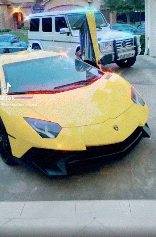 Cao Thái Sơn bất ngờ đăng clip đi siêu xe màu vàng giữa ồn ào liên quan đến Nathan Lee-1