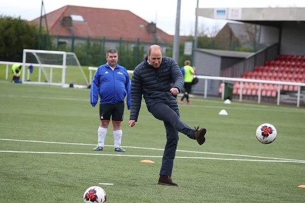 Động thái đáp trả của các thành viên Hoàng gia Anh sau khi bị Harry dội bom: Chỉ một nụ cười cũng đủ nói lên tất cả-5