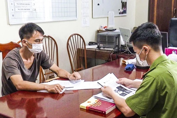 Lợi dụng dịch bệnh COVID-19, nam thanh niên giả nghèo khổ lên facebook kêu gọi giúp đỡ-1