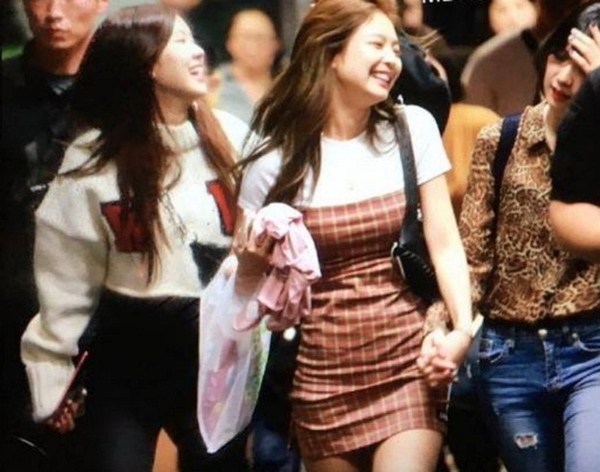 Diện váy bó sát và Jennie (BLACKPINK) đã phải nhận cái kết đắng-7