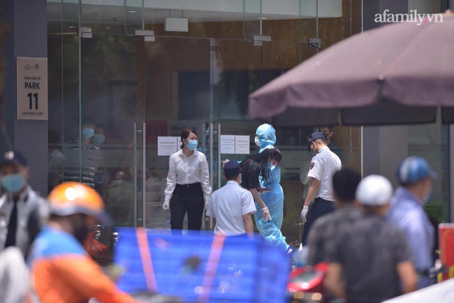 Hà Nội: Phong tỏa một tòa nhà tại KĐT Việt Hưng liên quan 3 ca dương tính SARS-CoV-2 trong cùng gia đình ở Times City-6