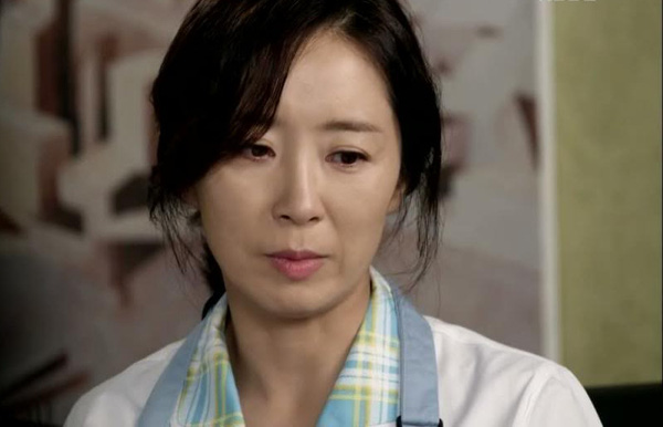 Anh trai mua nhà 4 tỷ và để mình chị dâu đứng tên, mẹ tôi thắc mắc lý do và câu trả lời của anh khiến bà lên cơn đau tim-1