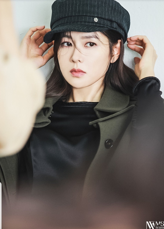 Son Ye Jin đẹp rung động lòng người khi diện đủ thể loại mũ, trót ngắm là không thể rời mắt-1