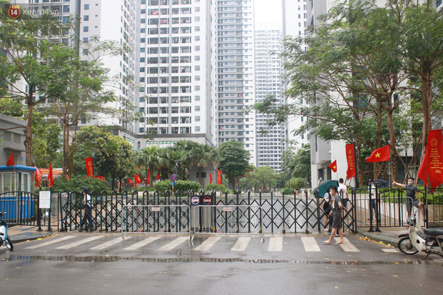 Hà Nội: Phong tỏa tòa R4 chung cư Goldmark do có ca dương tính SARS-CoV-2-2