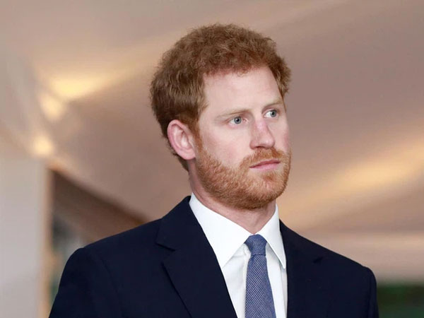 Harry không hề hạnh phúc bên vợ con như lời đã nói, nhà báo Mỹ cầu xin dân Anh hãy nhận Hoàng tử về-1