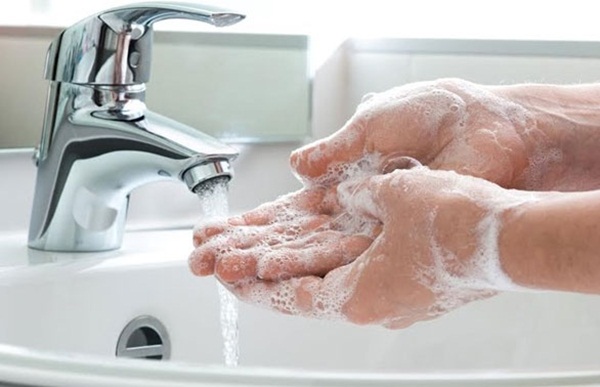 Giặt quần áo không đúng cách có thể khiến bạn bị nhiễm virus mà không biết, hướng dẫn ngay cách giặt để không rước bệnh vào người-2