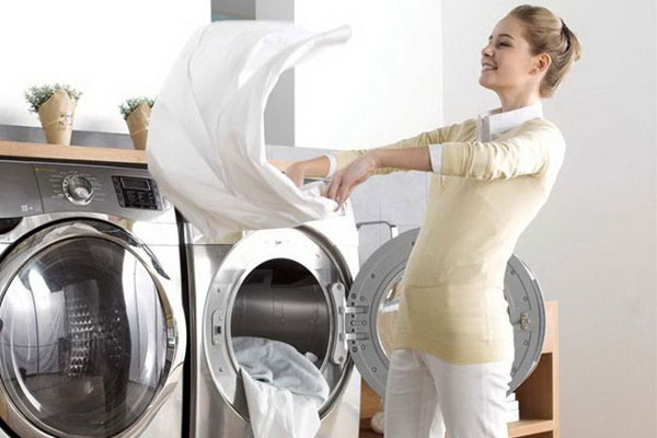 Với dầu gội này, tóc có bạc trắng bao nhiêu năm cũng trở nên đen như mực trong 5 phút-5