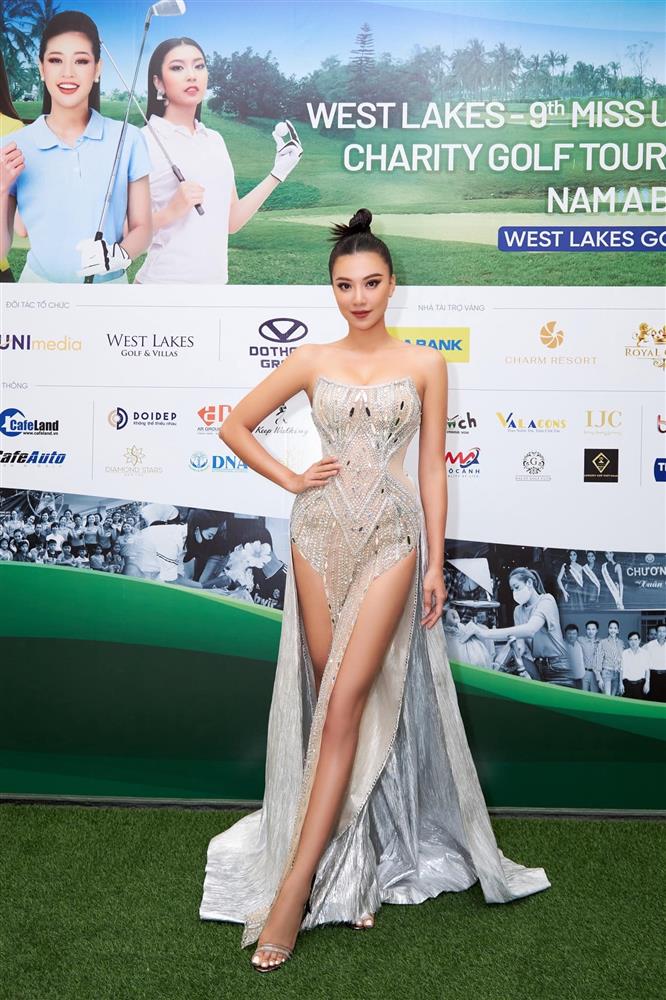 Đại diện Việt Nam chưa đi Miss Universe nhưng đã chiếm sóng với loạt váy áo cắt khoét, vòng 1 chỉ chực tuôn trào-6