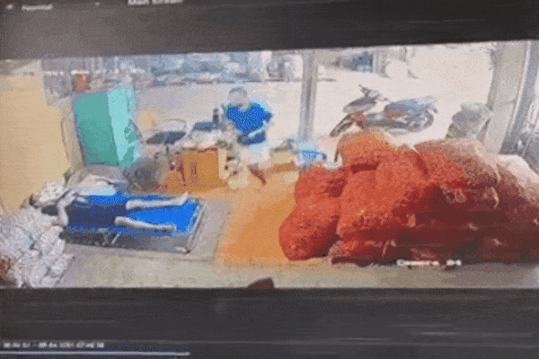 Xuất hiện clip ghi lại thời điểm nghi phạm gây án mạng kinh hoàng ở chợ đầu mối Thanh Hóa